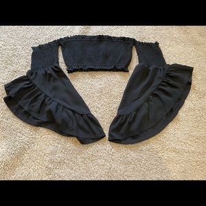 Black bell sleeve crop top